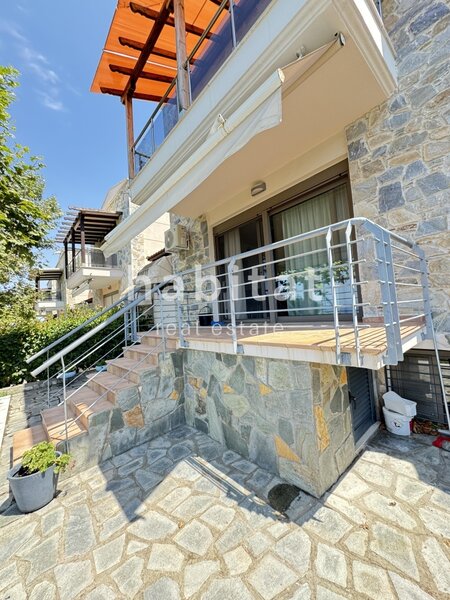 Possidi (Kassandra) Halkidiki (Grecia) casa tip maisonette cu 3 etaje 200m2